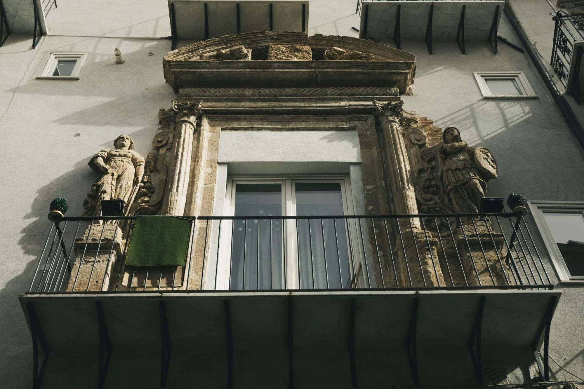 B&B Palazzo Corvino Παλέρμο Εξωτερικό φωτογραφία