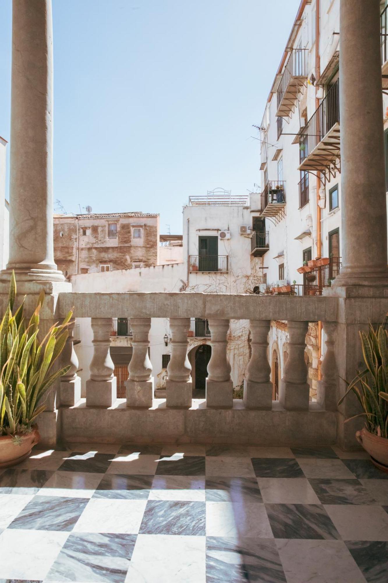 B&B Palazzo Corvino Παλέρμο Εξωτερικό φωτογραφία