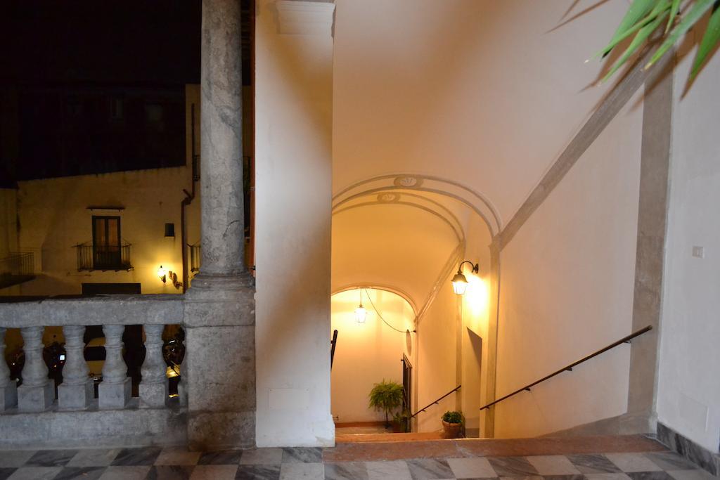 B&B Palazzo Corvino Παλέρμο Εξωτερικό φωτογραφία