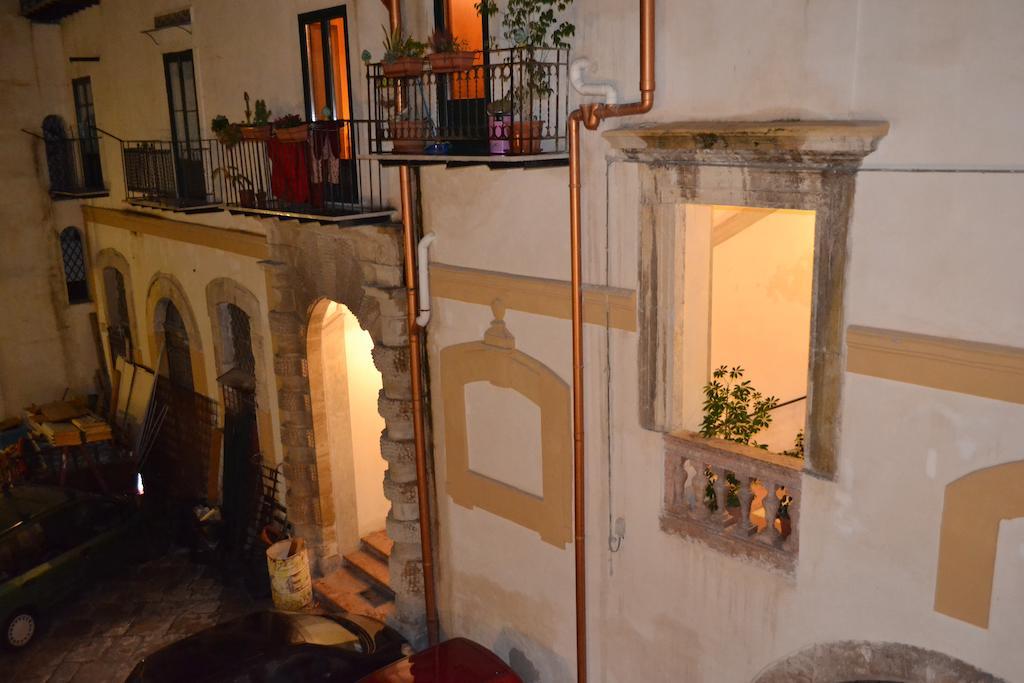 B&B Palazzo Corvino Παλέρμο Εξωτερικό φωτογραφία
