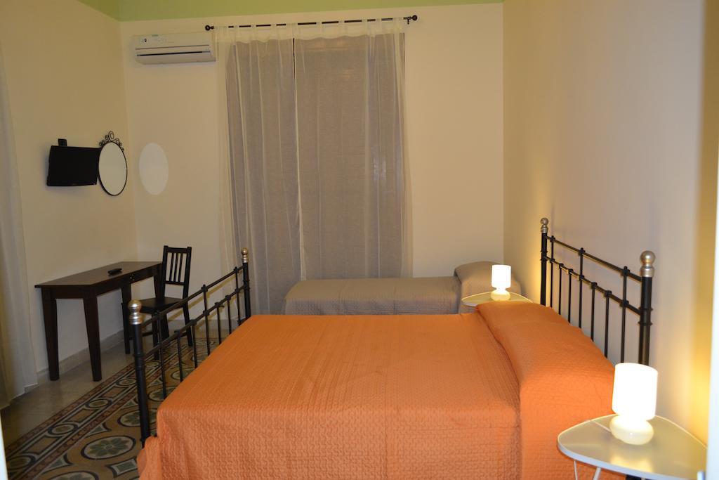 B&B Palazzo Corvino Παλέρμο Δωμάτιο φωτογραφία